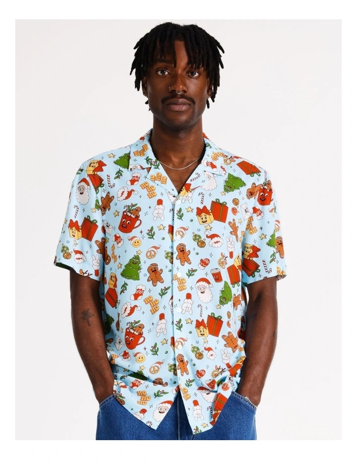 Blue Christmas Print Short Sleeve Rayon Shirt in Blue