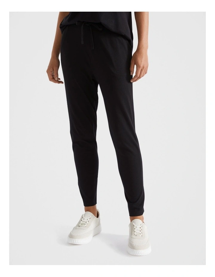 Core Jersey Trackpant in Black