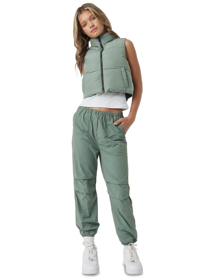 Lightweight Cargo Pant in Hunter Green