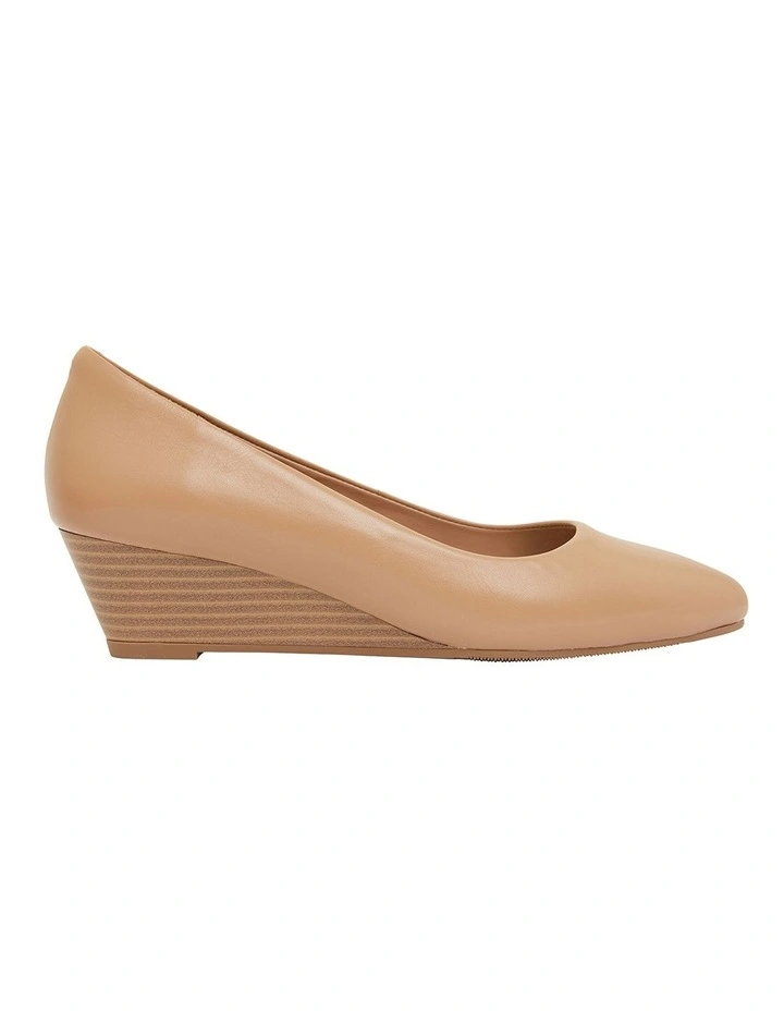 Henry Heeled Shoes in Camel Leather