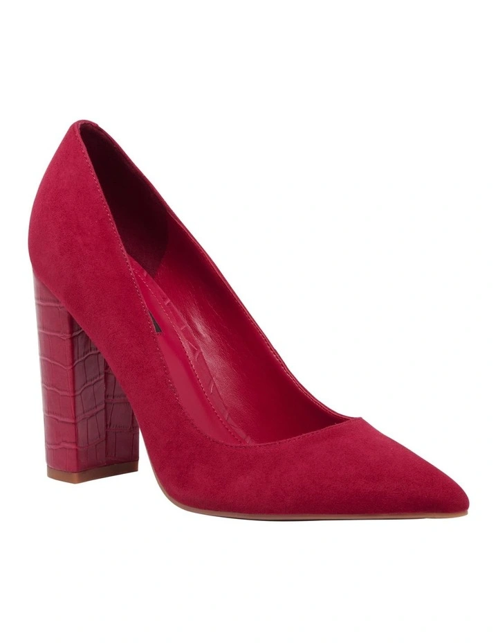 Power Pump in Berry Red