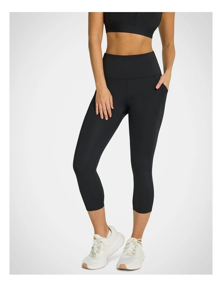 Cross Pocket 7/8 Tights in Black