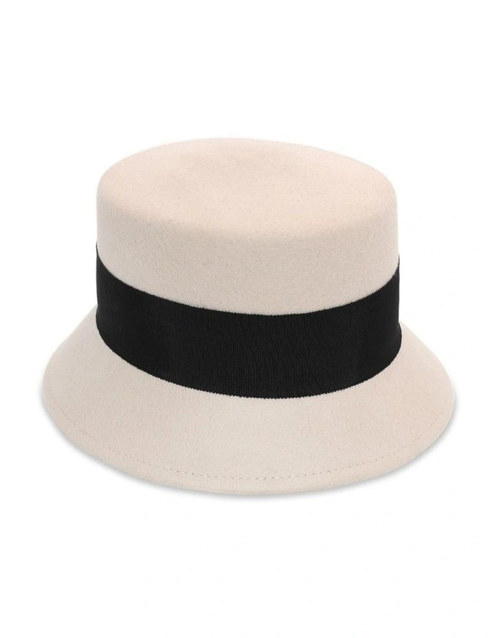 Darcy Bucket Hat in Beige