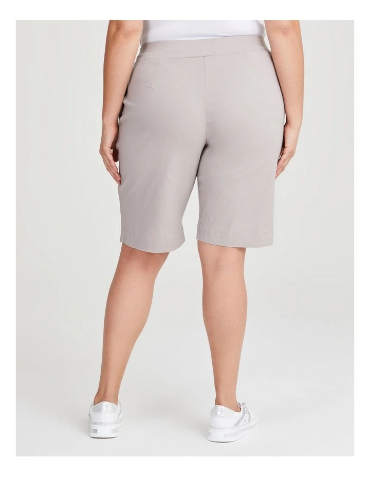 Expose Shorts in Sandstone