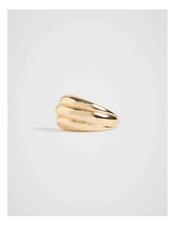 Ribbed Ring in Gold