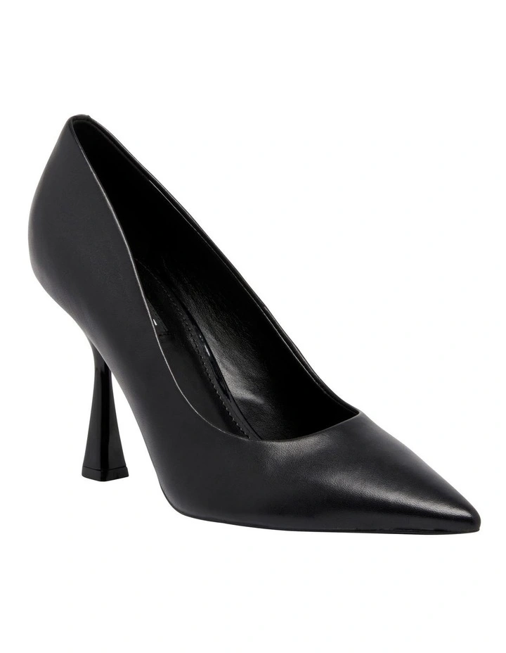 Ravens Pump in Black