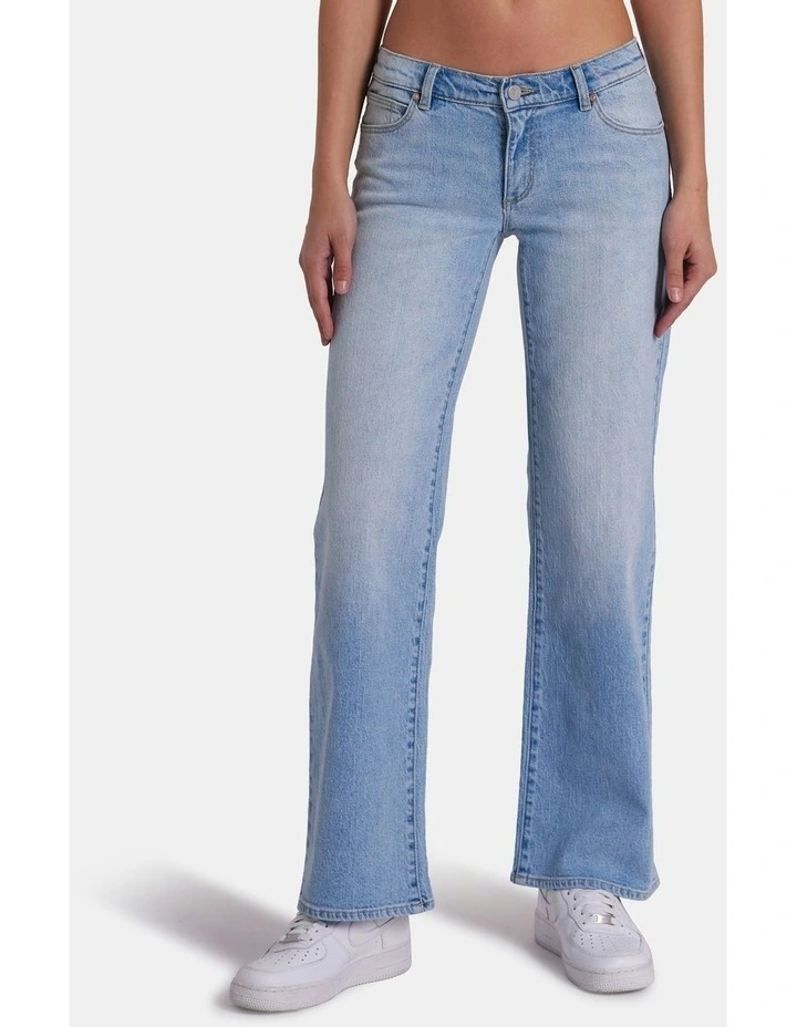 99 Low Wide Jeans in Kylee Recycled