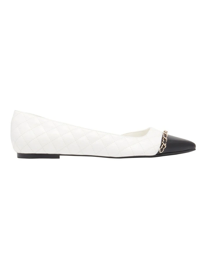 Breza Flat in White