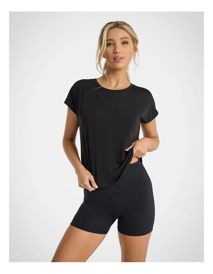 Relaxed Tee in Black