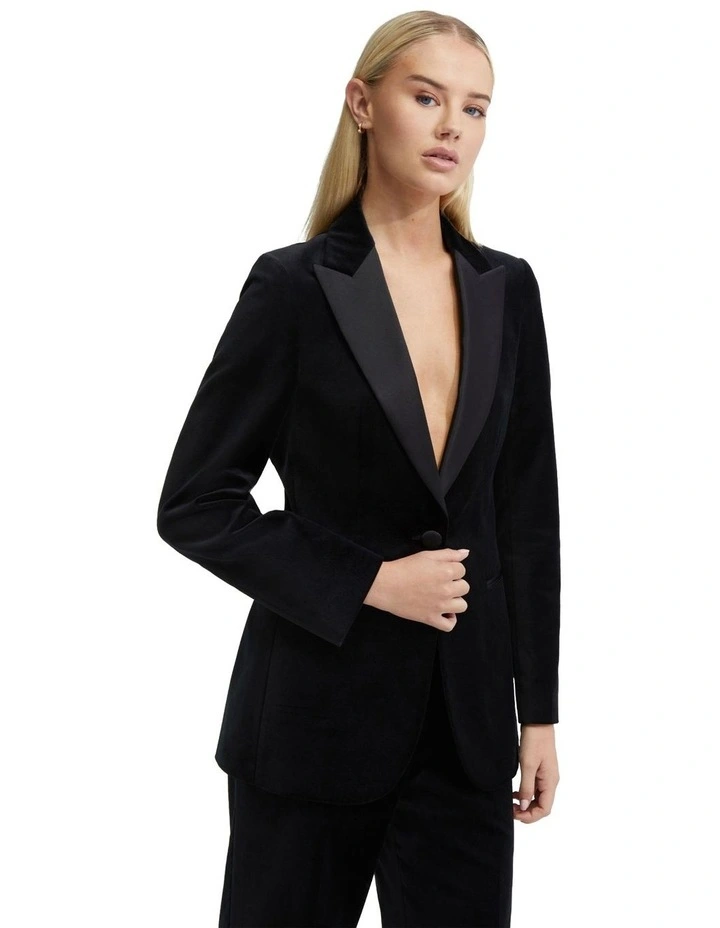 Trixie Velvet Tuxedo Jacket in Black