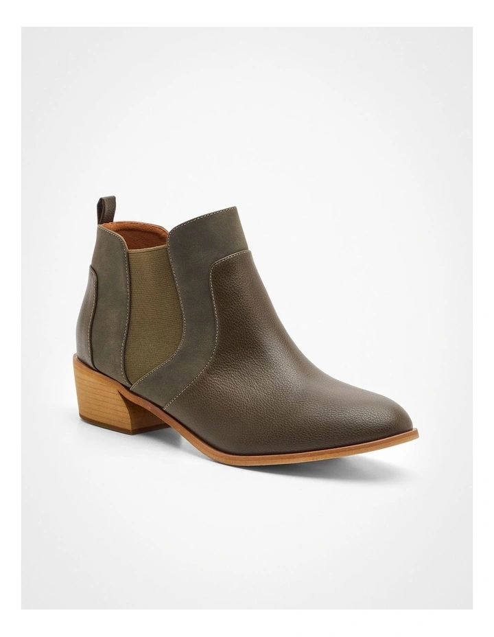 Elastic Gusset Boot in Olive