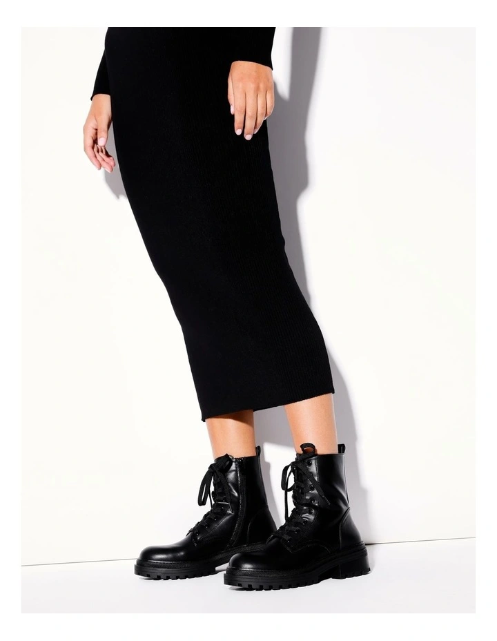 Maxi Boot In Black