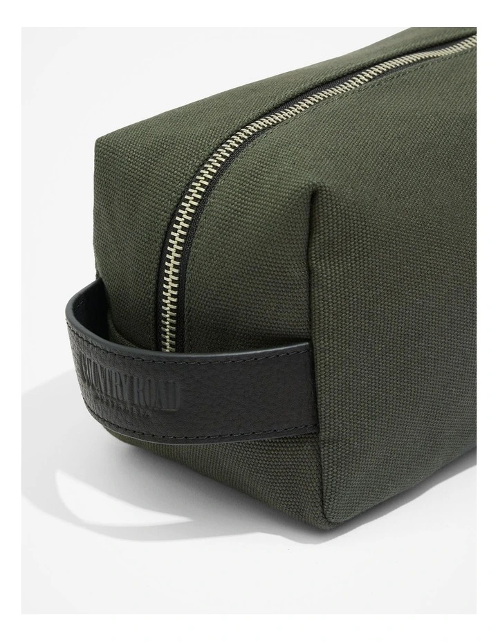 Organically Grown Cotton Heritage Wash Bag in Eden Green