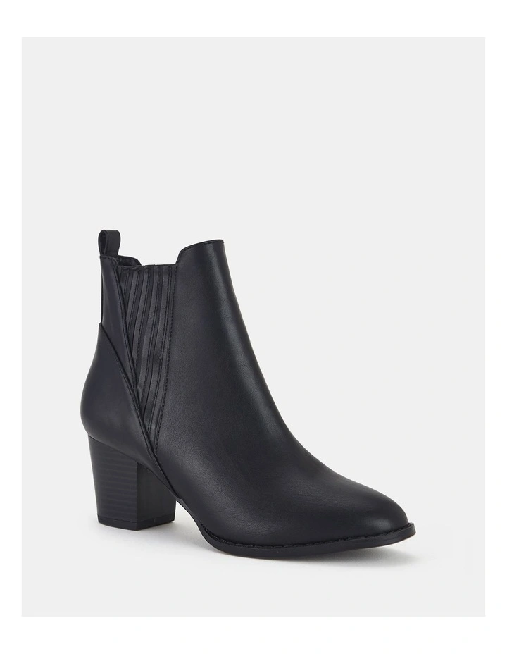 Devan Boots in Black
