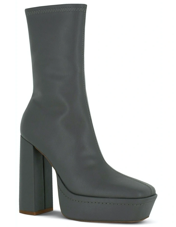 Rocky II Boots in Graphite