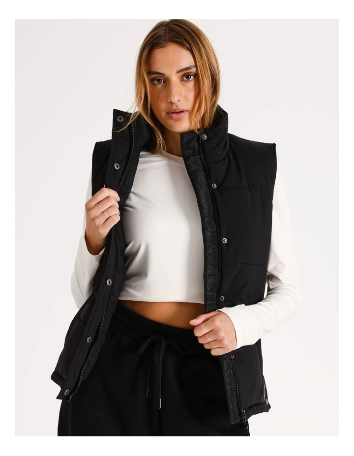 Hooded Puffa Vest in Black