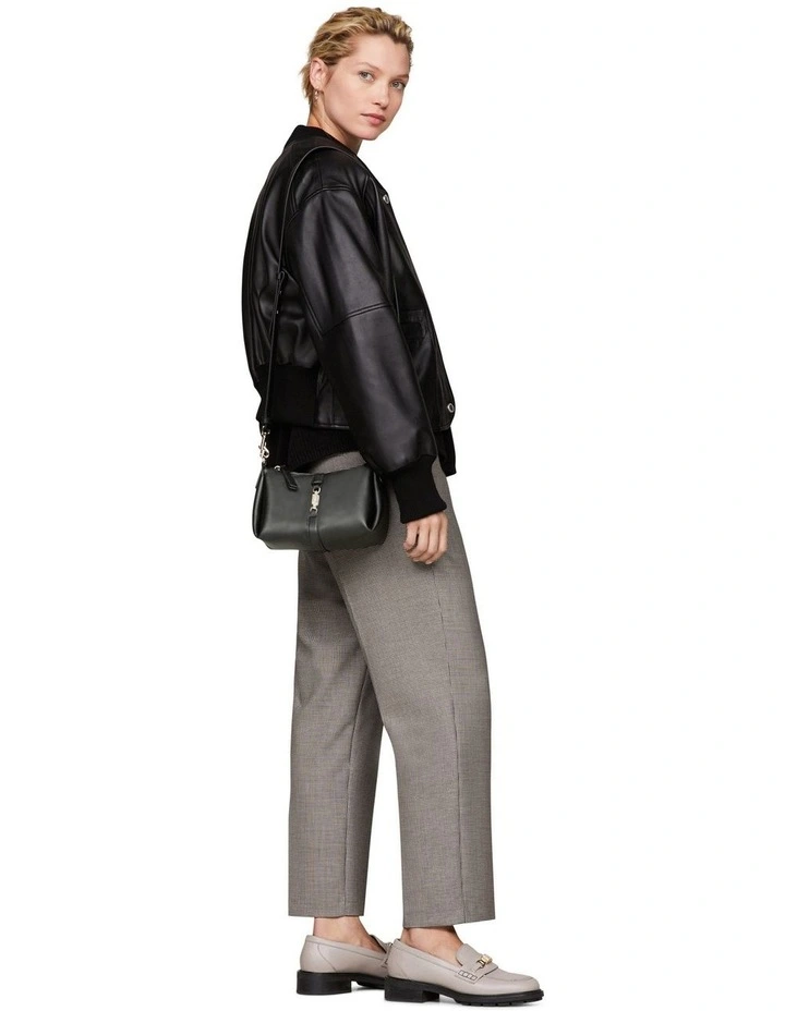 Th Feminine Crossover Bag in Black