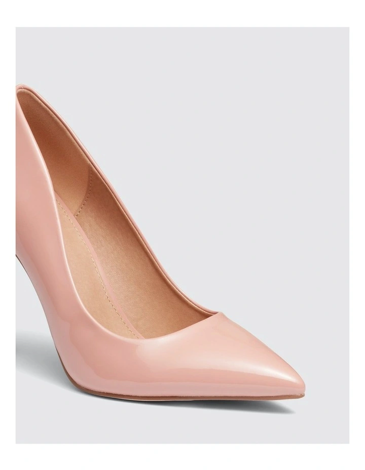Indya Pumps in Nude Patent