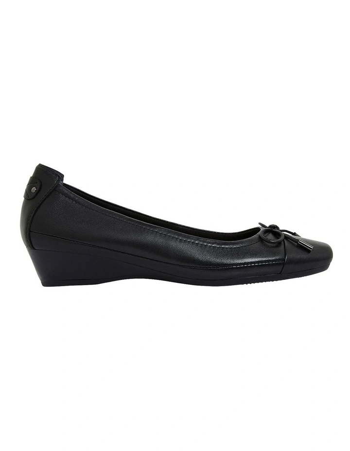 Shannon Heeled Shoes in Black Leather
