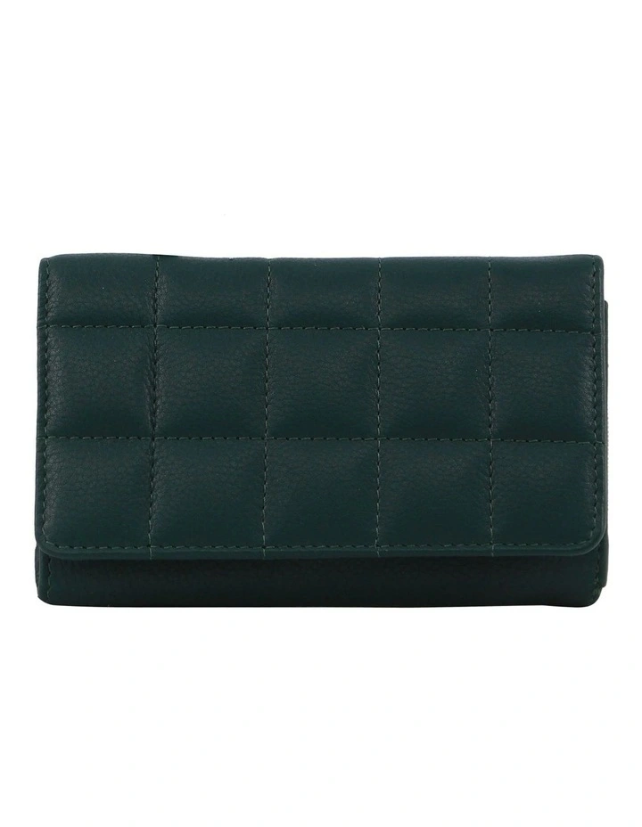 Pleated Leather Tri-Fold Wallet in Zirkon