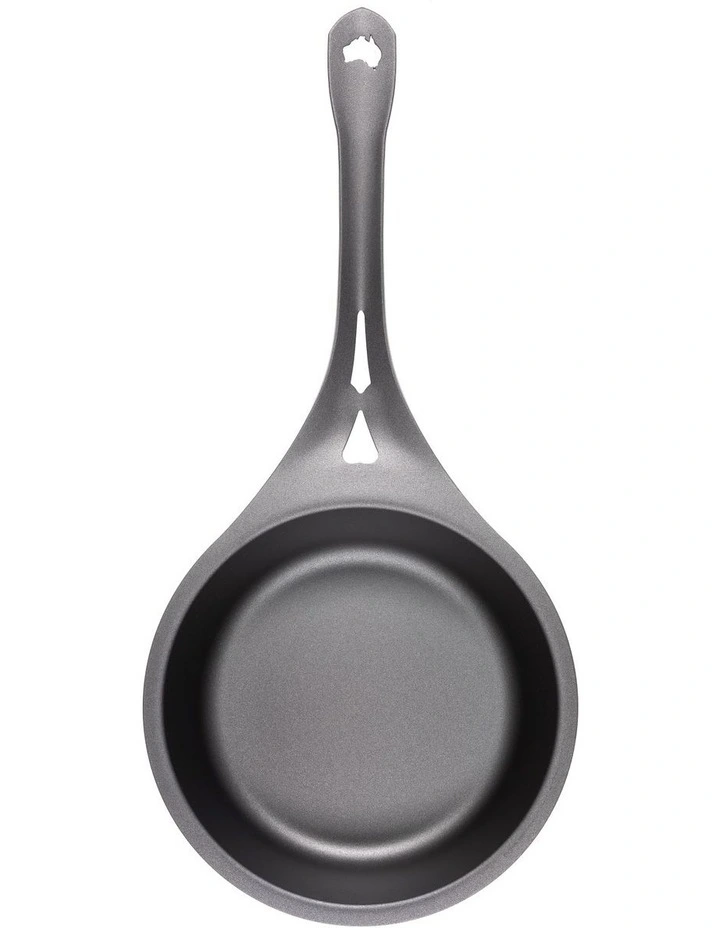 Quenched Lightning Pan Long Handle 20cm in Black