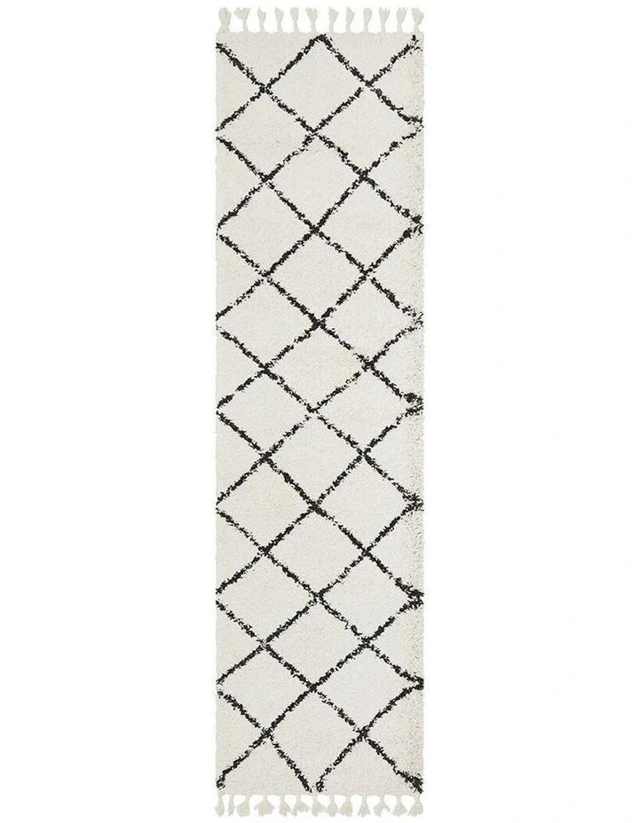 Saffron 22 Runner Rug in White