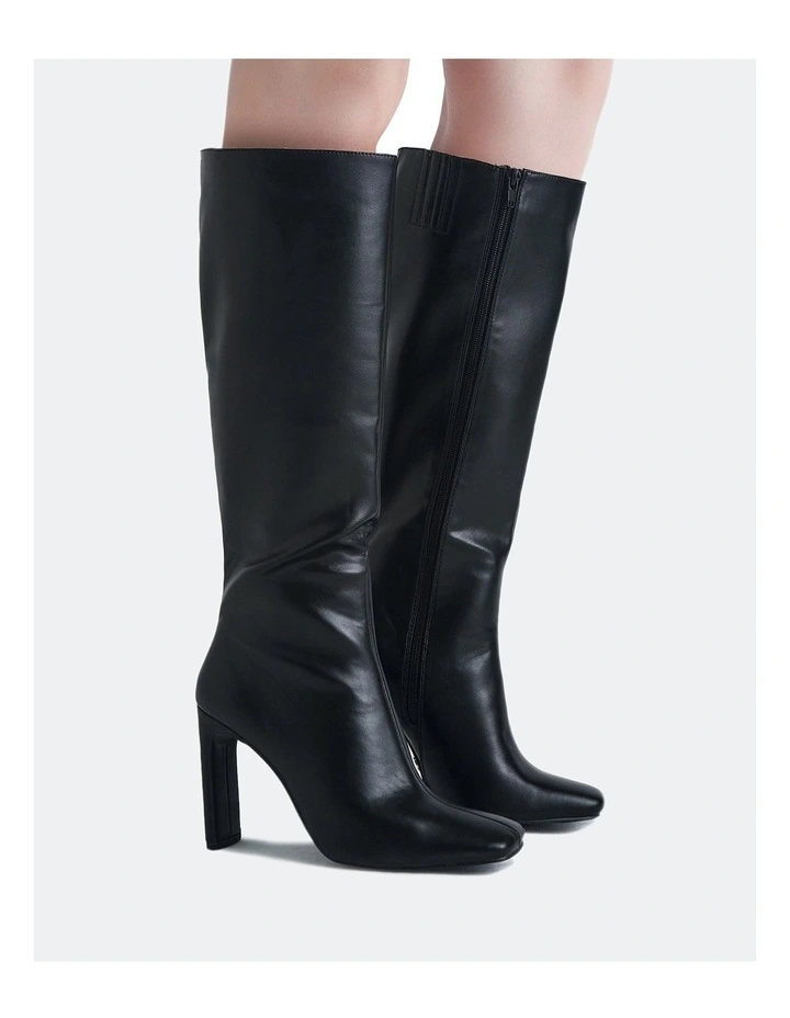 Zodiak Boot in Black Smooth