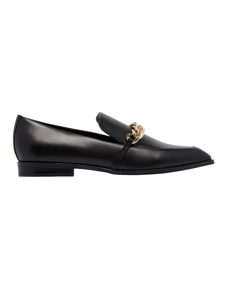 Onxe Loafer in Black