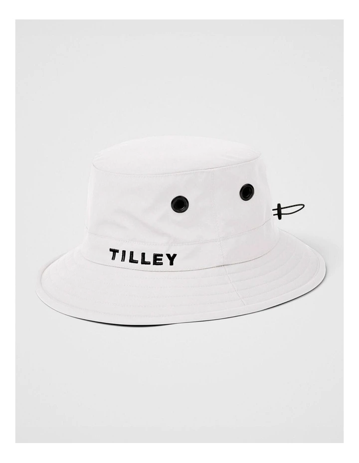 Golf Bucket Hat in White