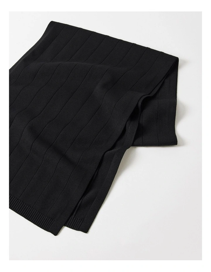 The Ribbed Scarf in Black