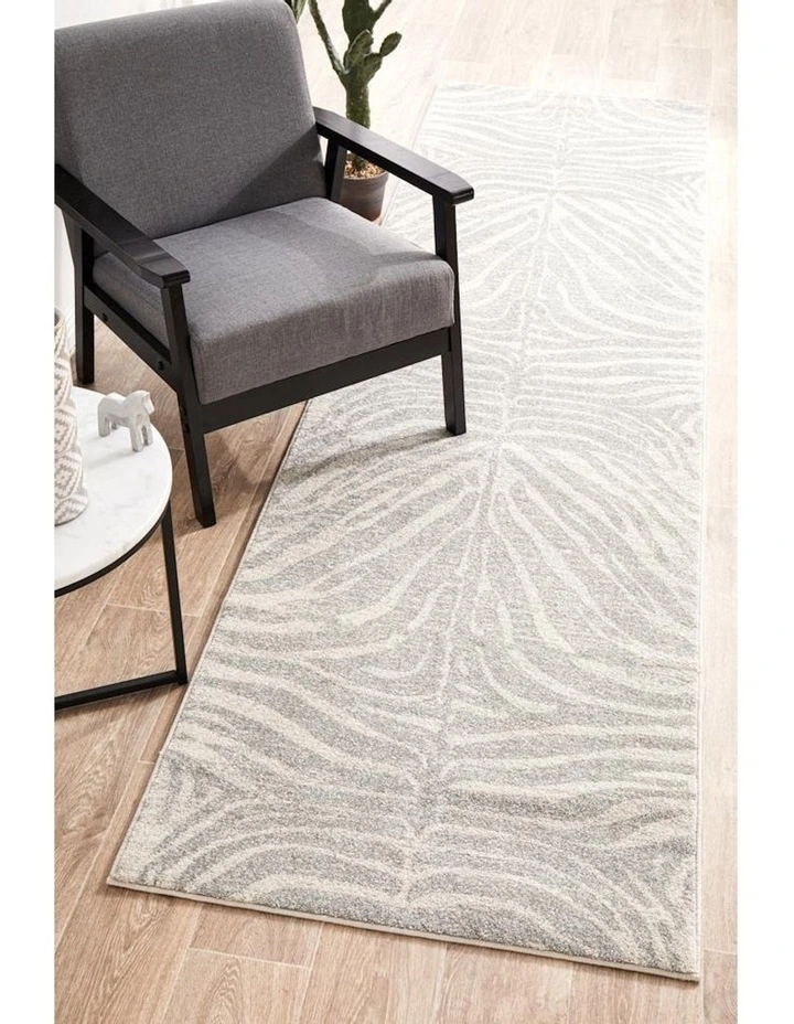 Chrome Savannah Rug in Silver