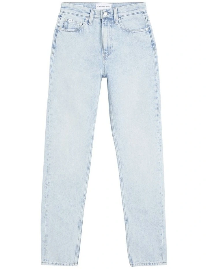 Authentic Slim Straight in Denim Light