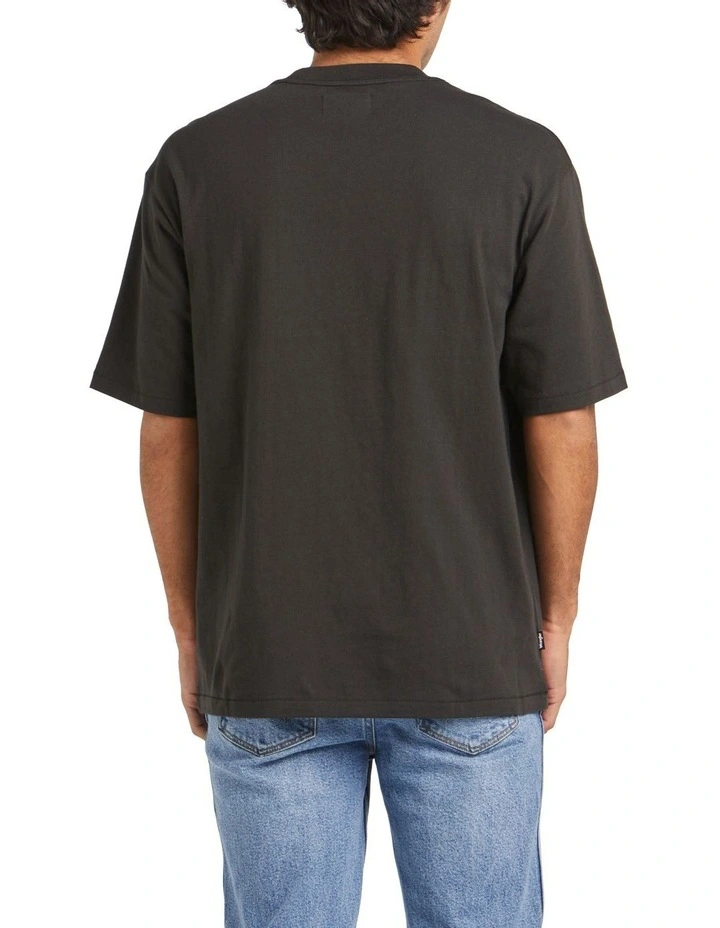90s Vacay Slacker Tee in Washed Black
