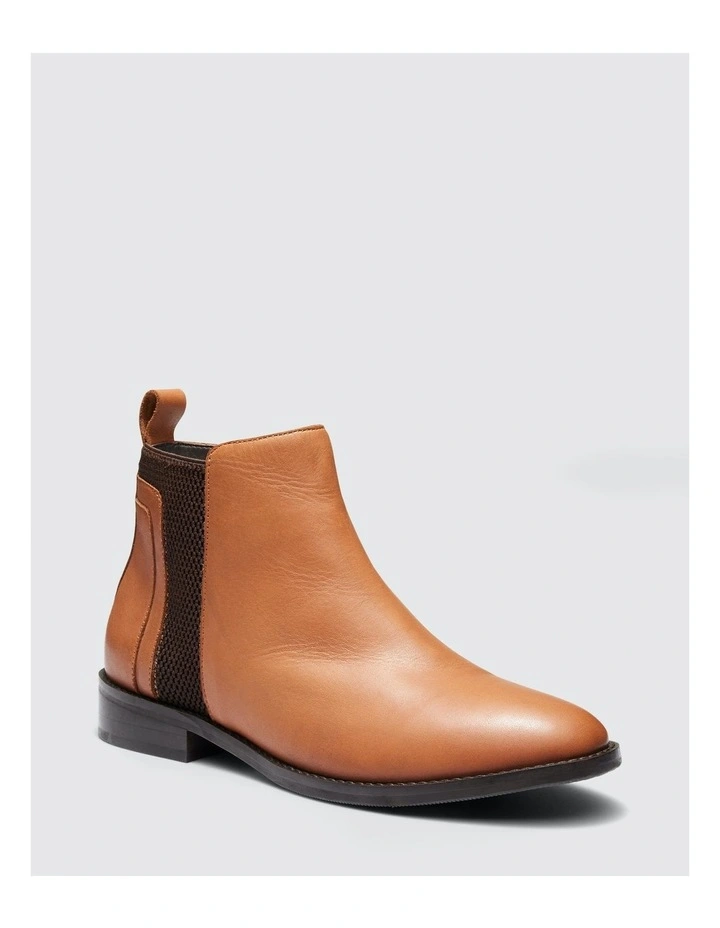 Taco Boots in Tan