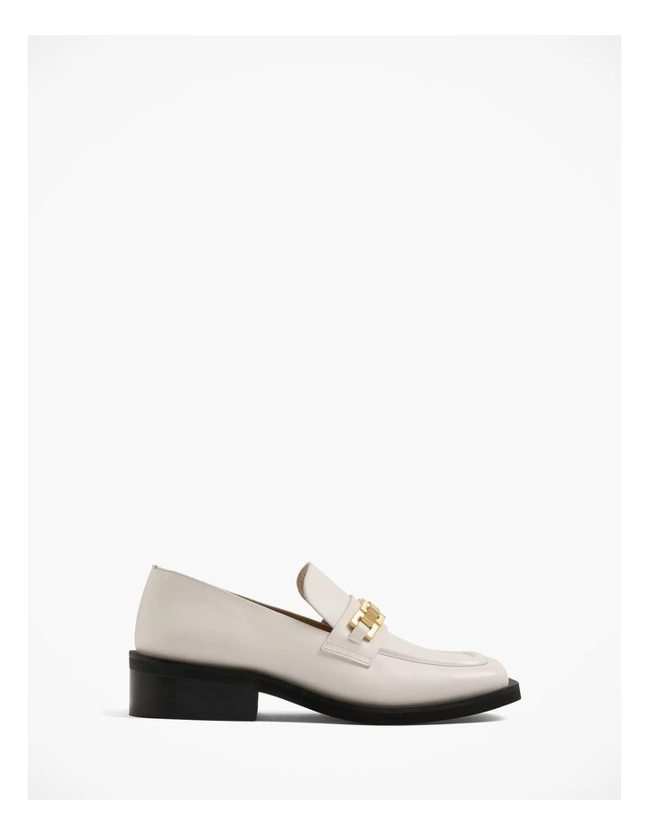 Chunky Leather Loafer With Chain in Oyster