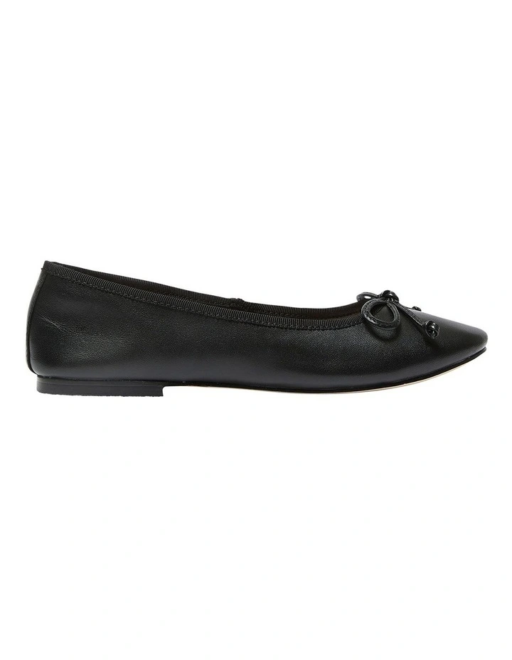 Mallory Flat Shoes in Black Leather