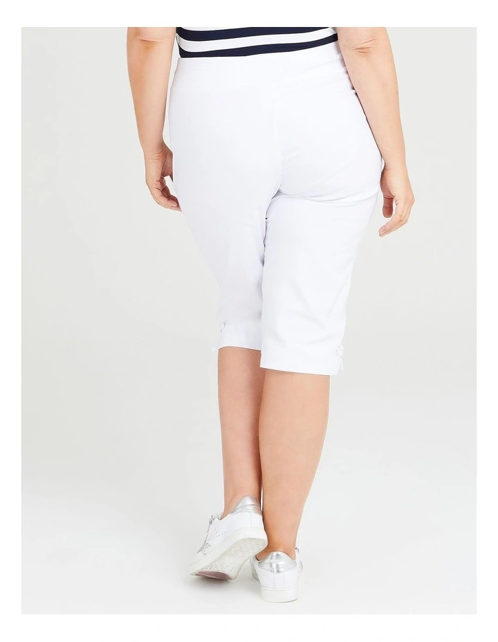Editorial Essential Short in White