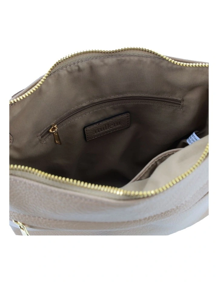 Fashion Crossbody Bag with Internal Pocket in Camel