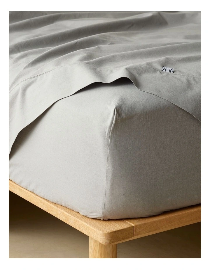 Stonewashed Cotton Fitted Sheet in Ash
