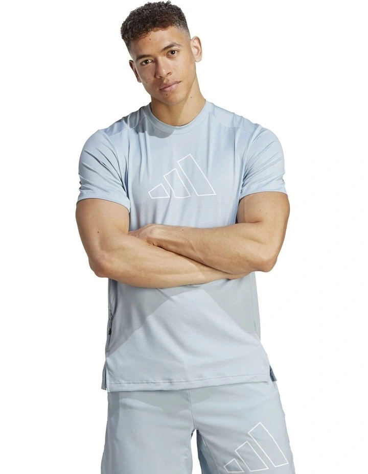 Train Icons Big Logo Training T-shirt in Wonder Blue/White