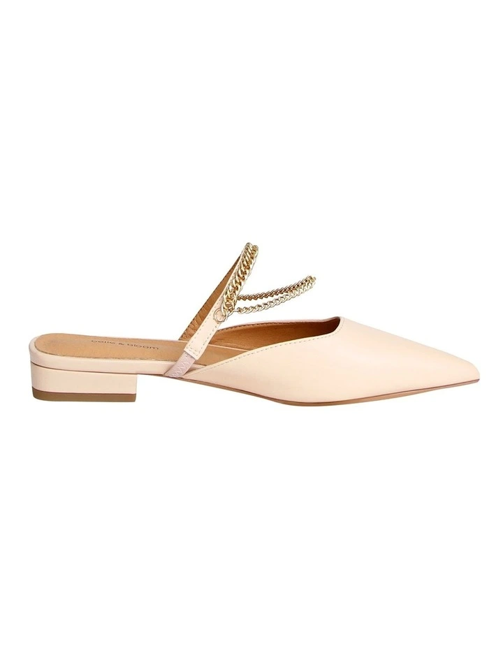 On The Go Leather Chain Flat
