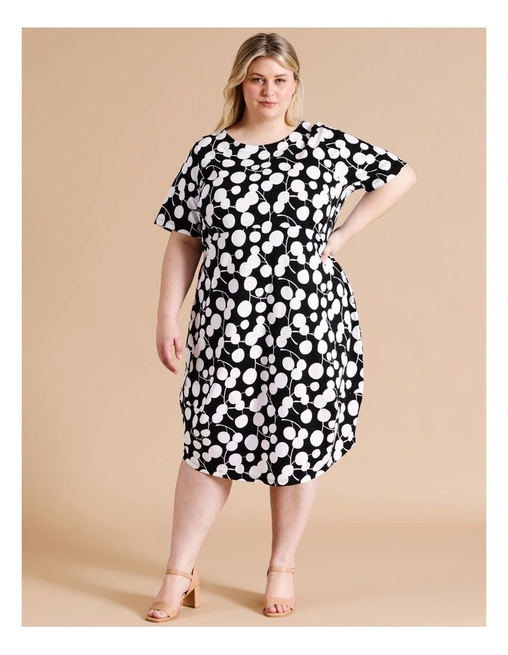 Short Sleeve Knit Dress With Darted Hem And Pocket in Black/White