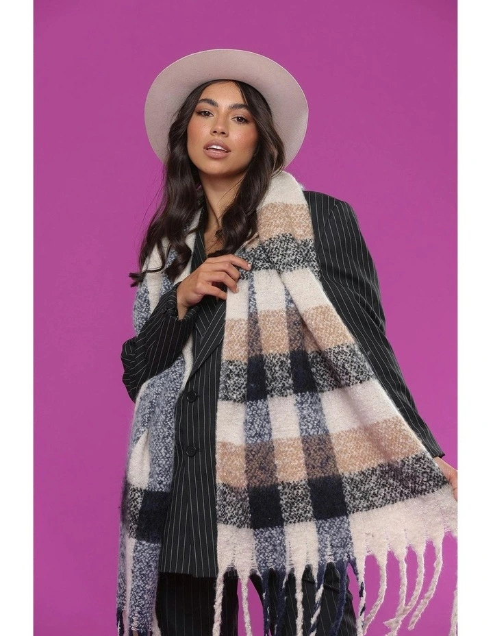 Sephy Scarf in Black