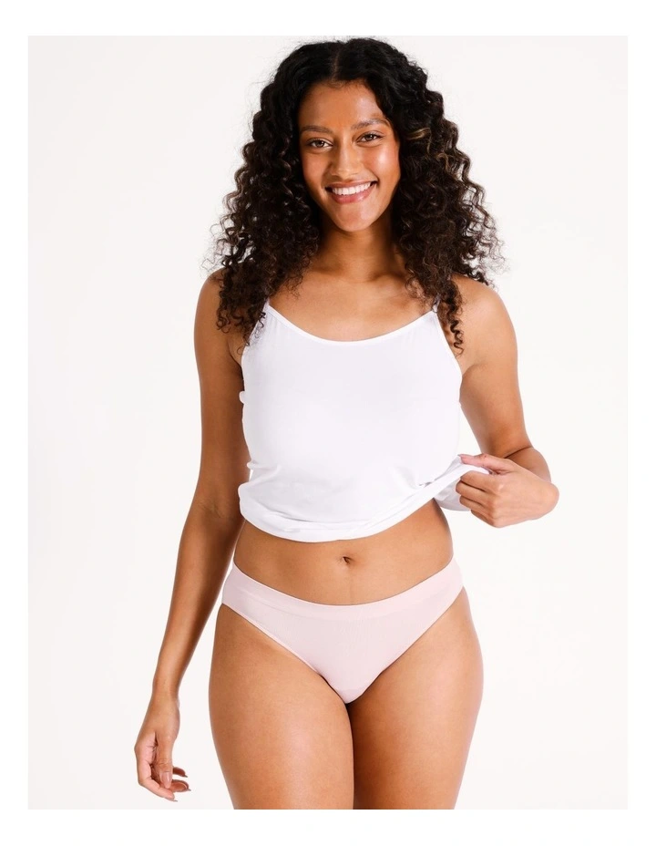 Seamfree Bikini in Beige