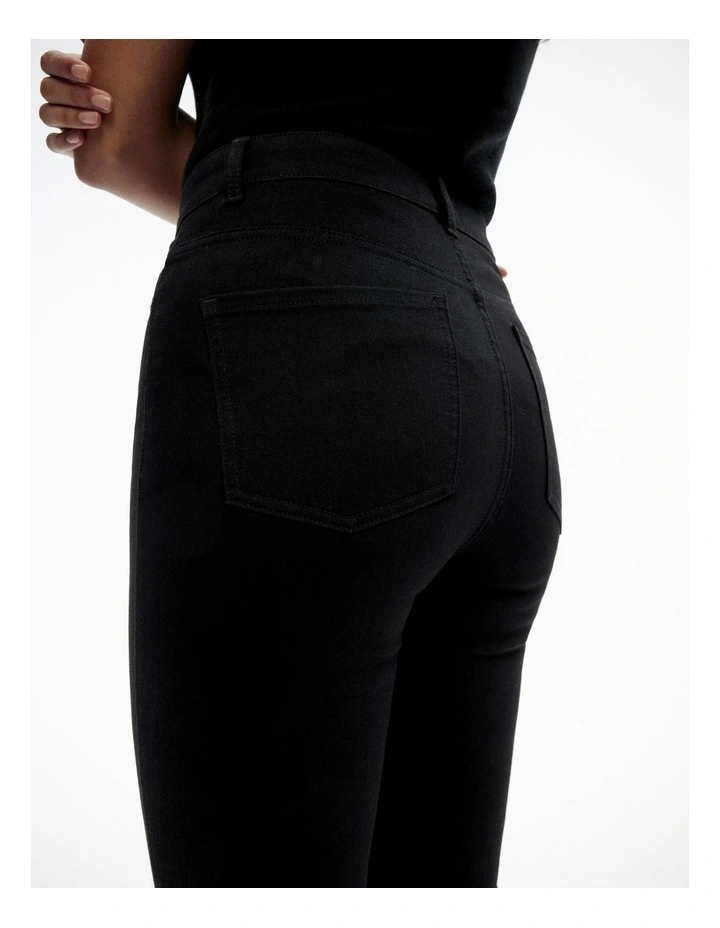 7/8 Skinny Jean in Black