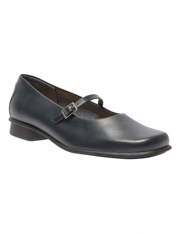 Katrina Flat Leather Shoes in Navy