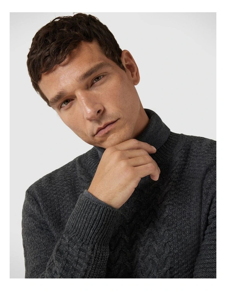 Heavyweight Chunky Design With Contrast Cable Knit in Charcoal
