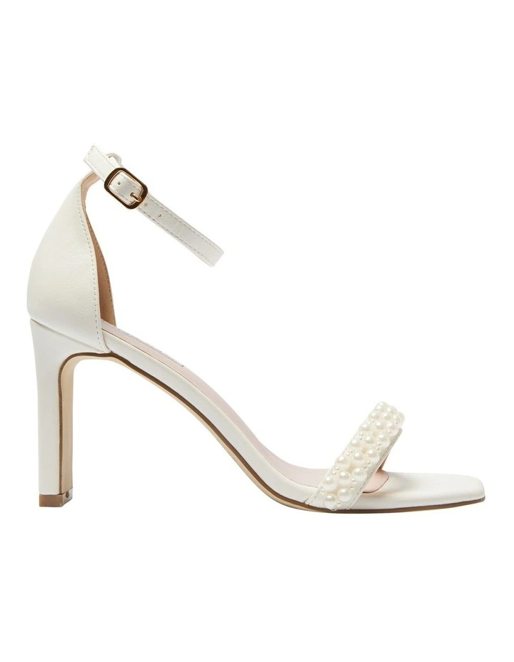 Sassy Sandals in Ivory