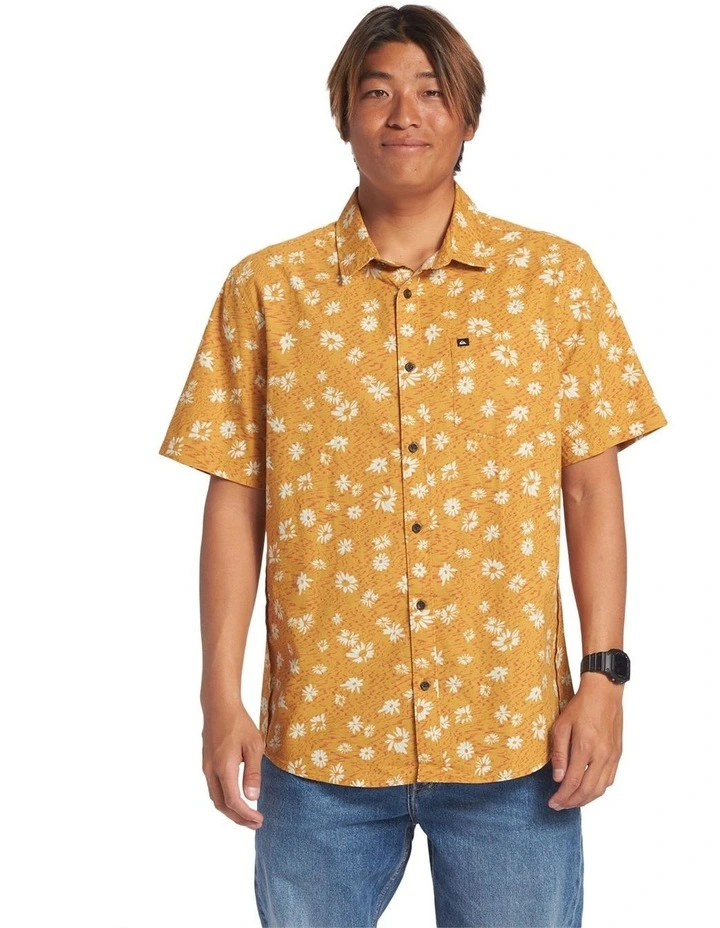 Future Hippie Short Sleeve Shirt in Mustard