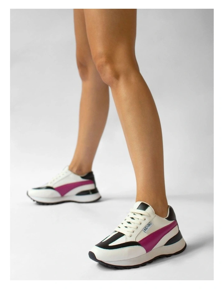 Eason III Sneaker in White